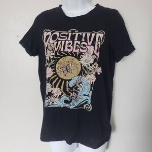 Desiree Medium Black Short Sleeve Graphic Tee Positive Vibes Butterfly Daisies